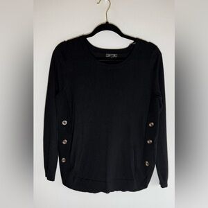Lety & Me side button light weight sweater • Women’s medium